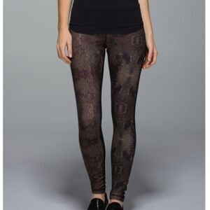 Lululemon Black Gold Golden Goddess Wunder Under leggings